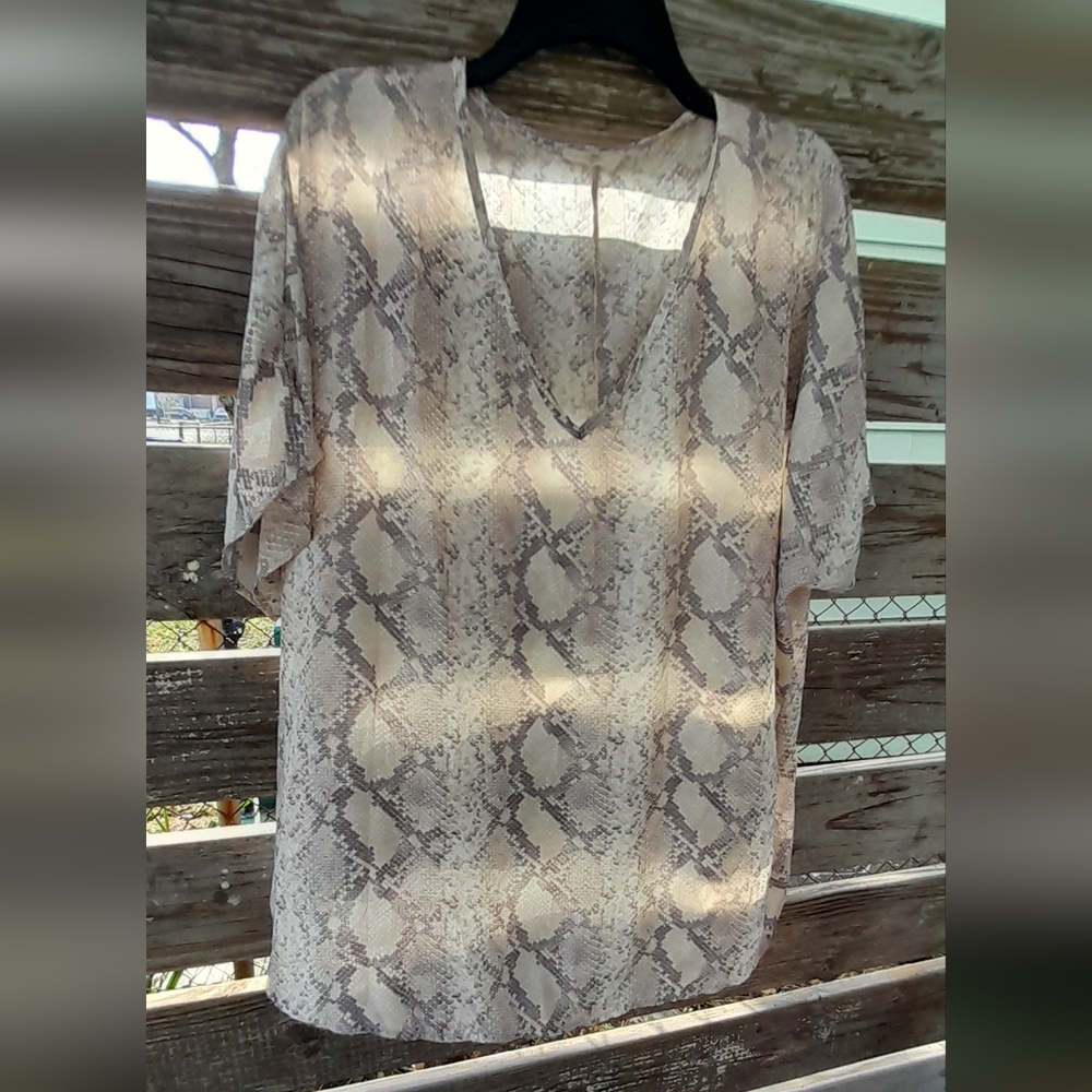 Entro 🍀 womens reptile cover-up XL